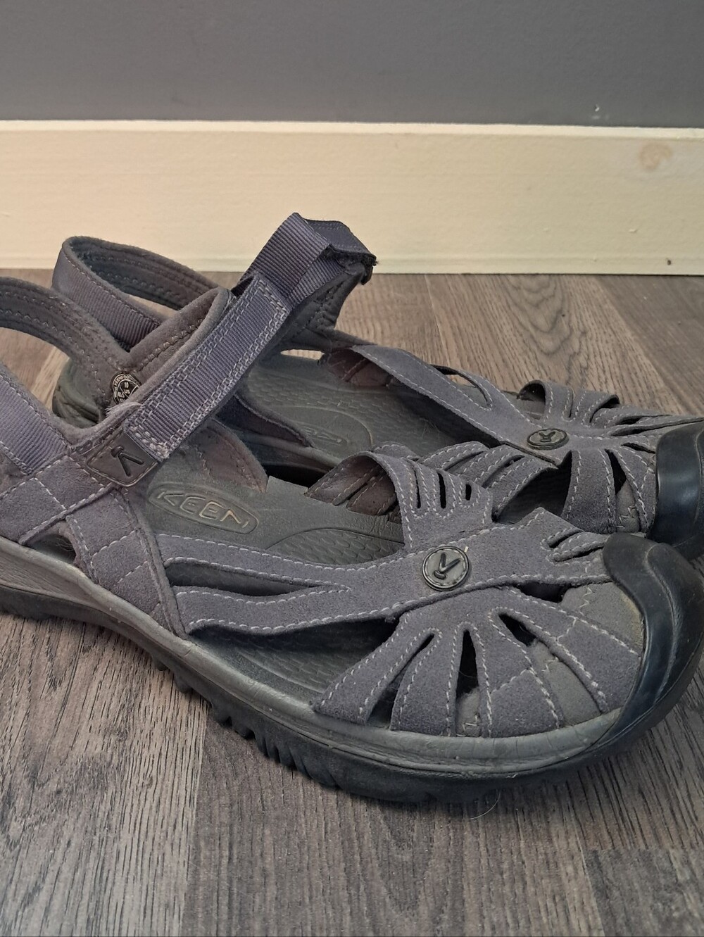 KEEN Rose Sandal In Gargoyle/Raven Size US 10 Grey